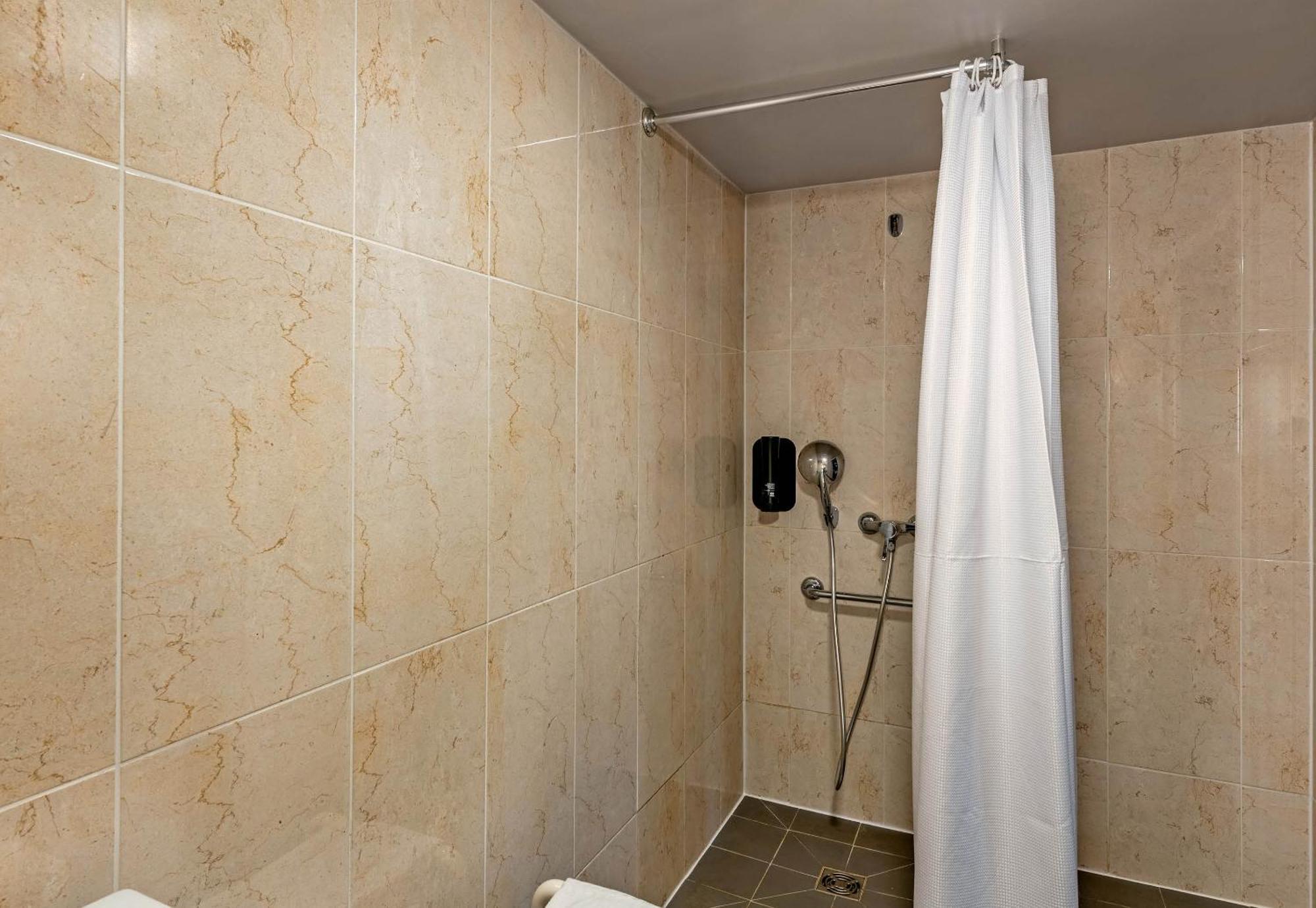 B&B Hotel Quimper Nord Douarnenez Bagian luar foto